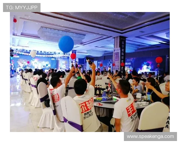 激情燃烧的世界杯现场氛围点燃全球球迷狂欢之夜共同见证荣耀与梦想绽放 - 副本